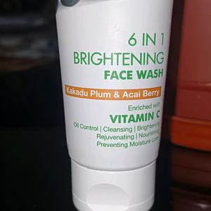 Organic Harvest 6-in-1 Brightening Face Wash