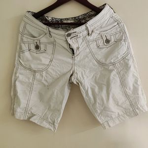 Multi Pocket Off White Shorts