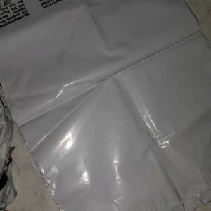 15 Shipping Bag And 5 Shippin Label