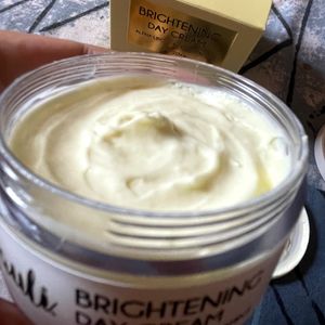 Auli Brightening cream- Spf 20, vit E