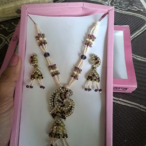 Pendal Set With Earing