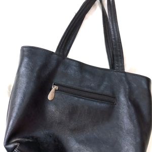 black leather bag 🖤