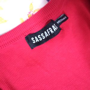 SASSAFRAS Red Fitted Crop Top