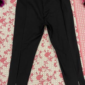 Stretchable Black Leggings!