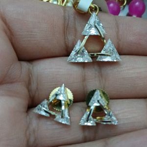 Ad Pendant Set