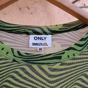 Only Oversized Mesh Smiley Psychedelic Tee