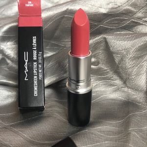Mac lipstick 208 FANFARE