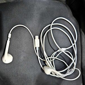 First copy of iphone wired earphones