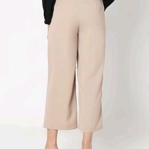 beige women capri pants