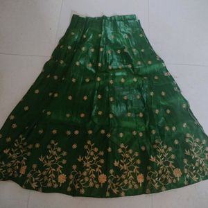 Women Semi Stitched Lengha Blouse Piece & Dupatta