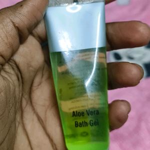 Moody Facewash Of 2 & Mini Aloe vera Bath Gel