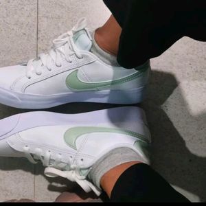 Women Nike Court Royale AC Sneakers