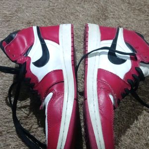 Nike ( Air Jordan)