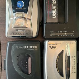 10 Cassette Walkman- NOT WORKING