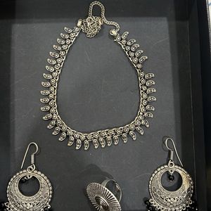 Set Of Necklace, Earings And Ring