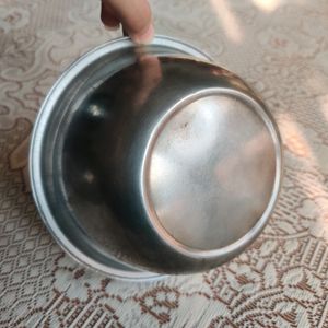 4 Stainless Steel Bowls