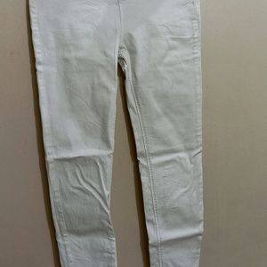 Trendy White New Jeans