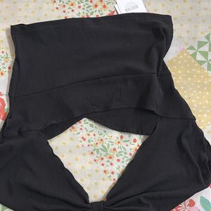 Cute Top With Cutout At Back! Looks Sexy While On!