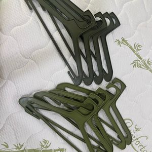 Clothe Hangers - 9 Count