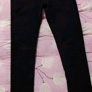 Slim Fit stretchable Women Jeans.