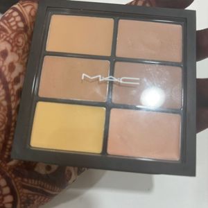 MAC Conceal & Colour Pallet - Medium