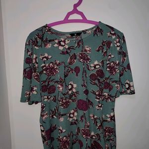 Floral Print Crew Neck T Shirt With Flared Sleeves