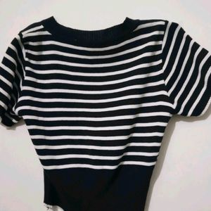 Black And White Strips Crop Top