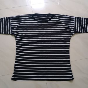 women's Black and white  t-shirt