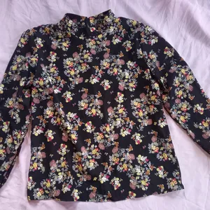 Women's Floral Top