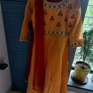 Kurta Set And Dupatta