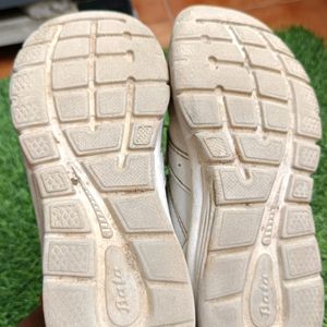 6 Year Old White Bata School Shoes