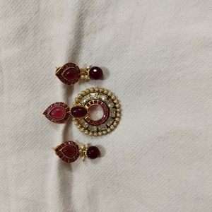 Kundan Pendant And Earings