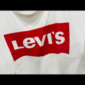 levis tshirt