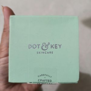 Dot N Key Lip Polishing Scrub