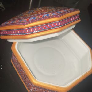 Beautiful Homeware Plate With Lid