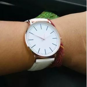 🥰Color Change White To Pink Analog Watch