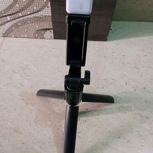 Tripod Stand With Flash Light