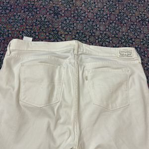 Levi’s Women White Jeans/ Denim