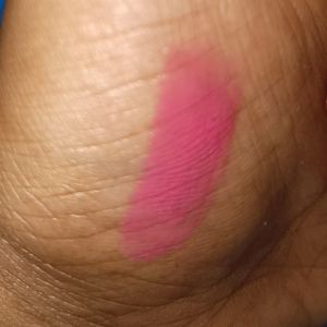 Beautiful Pink Colour Lipstick