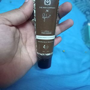 The Man Co Caffeine Face Scrub Pack 4