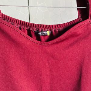 maroon crop top