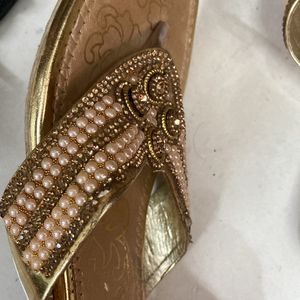 Party Wear Slipper For Grabs