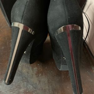 Metro Ankle Boots