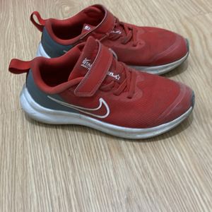 Kids 13.5C original Nike shoes, great condition