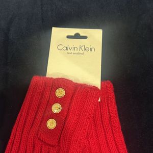 Calvin Klein Woolen Gloves - Berry Colour