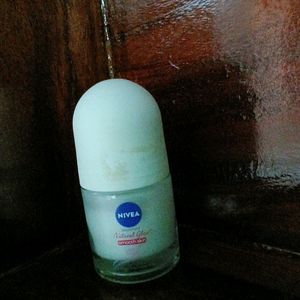 Nivea Roll On Natural Glow