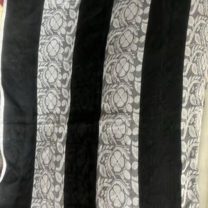 Black N White Stole