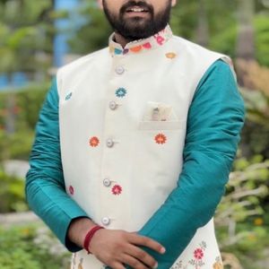 Pichwai Print Kurta Koti Set