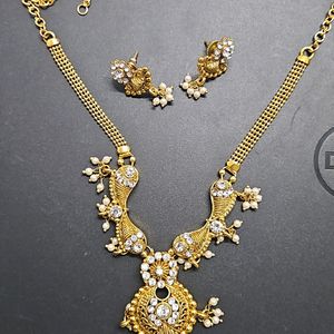 Jewellery Set (Earrings And Necklace)