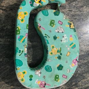 Baby feeding pillow